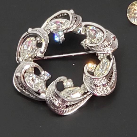 Jay Flex Jewelry - Vintage Sterling & Rhinestone Brooch by Jay Flex